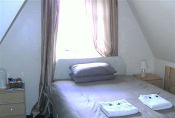 אינברנס Highlander B&B מראה חיצוני תמונה