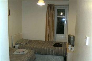 אינברנס Highlander B&B מראה חיצוני תמונה